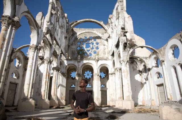 Port-au_Prince cathedral ruins